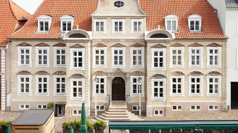 Jorgensens Hotel Exterior