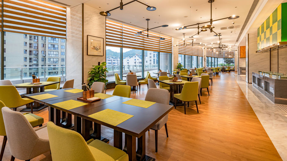 Holiday Inn One Thousand Island Lake Restaurant