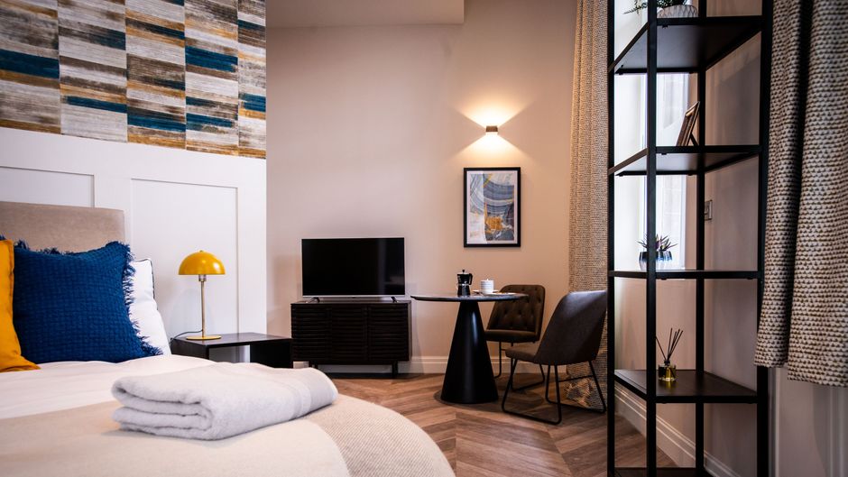 The Gresham Aparthotel Room