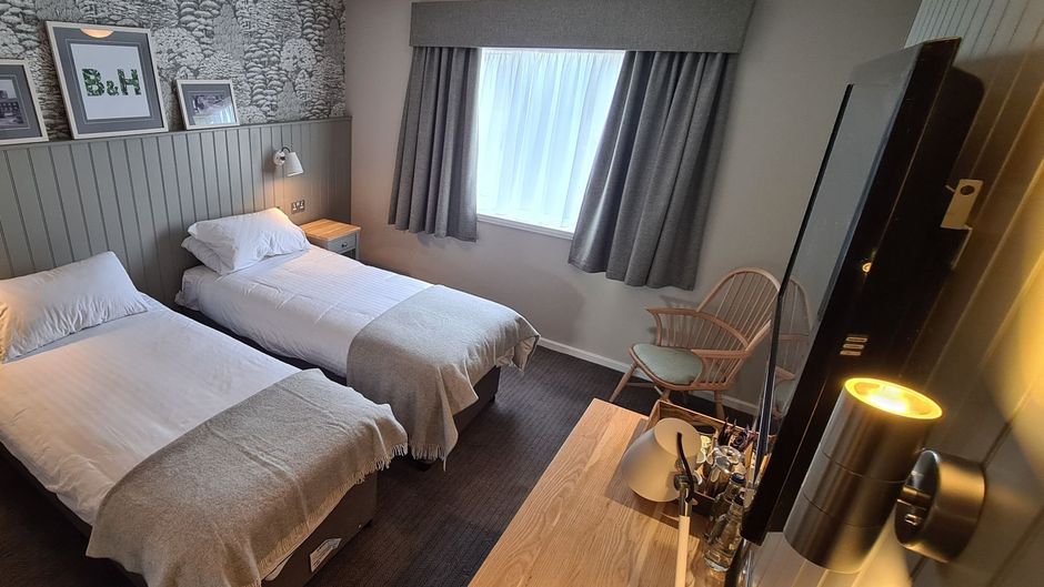 Boat and Horses Inn Room