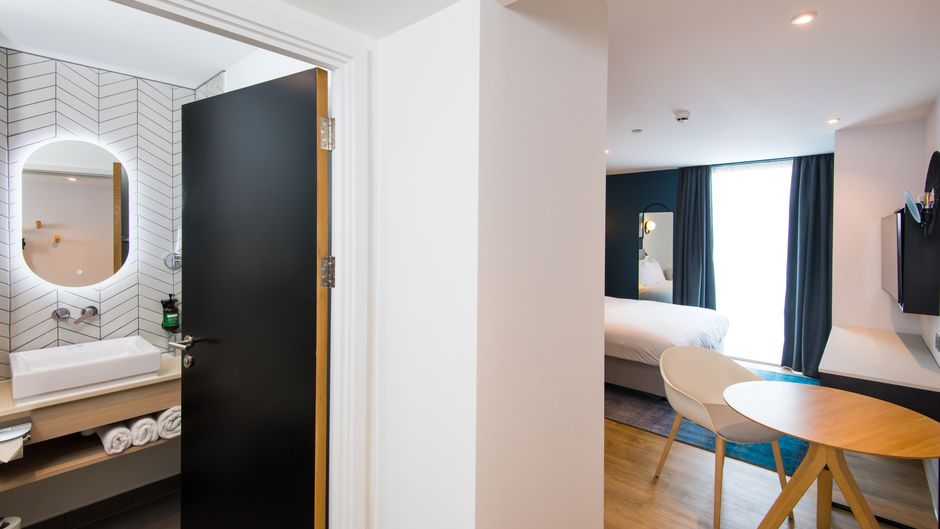 Staybridge Suites Cardiff Suite