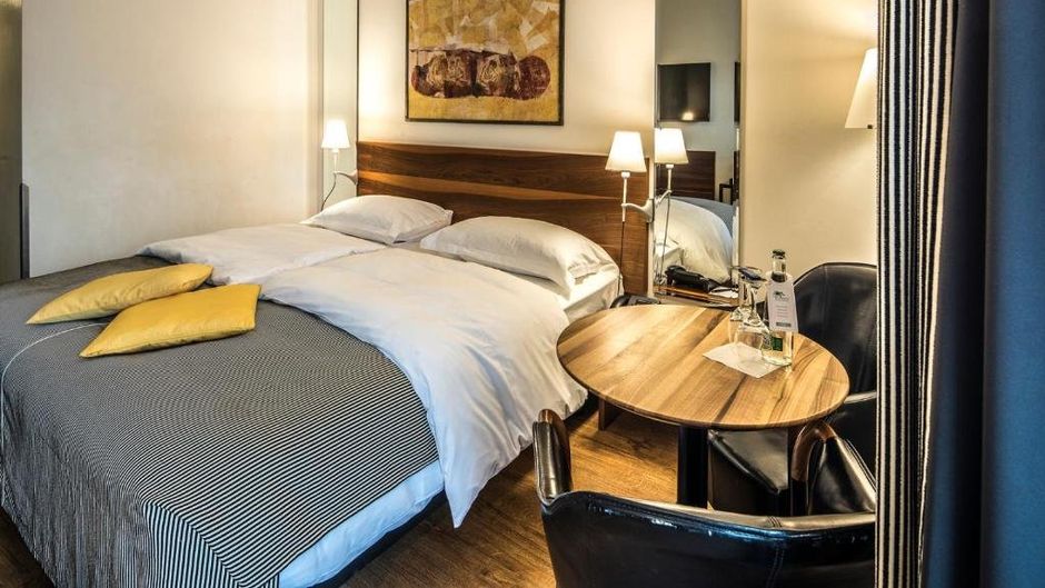 Central Plaza Hotel Room