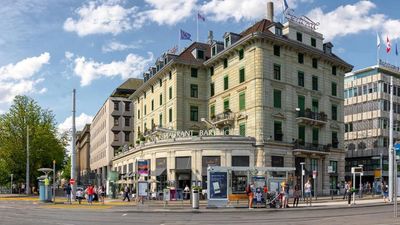 Central Plaza Hotel