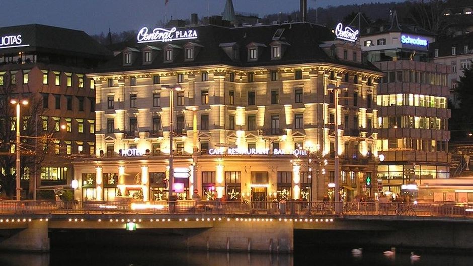 Central Plaza Hotel Exterior