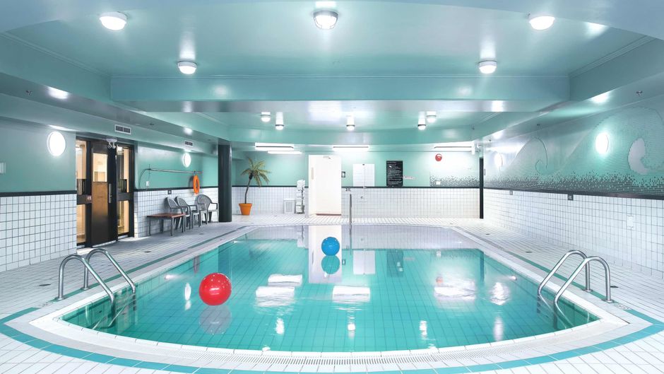 Sandman Hotel Victoria Pool