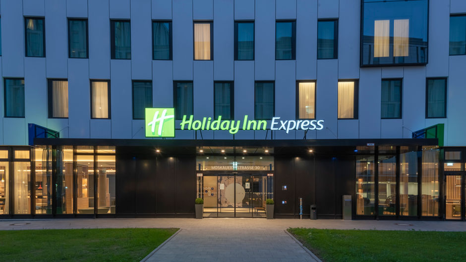 Holiday Inn Express Hauptbahnhof Exterior