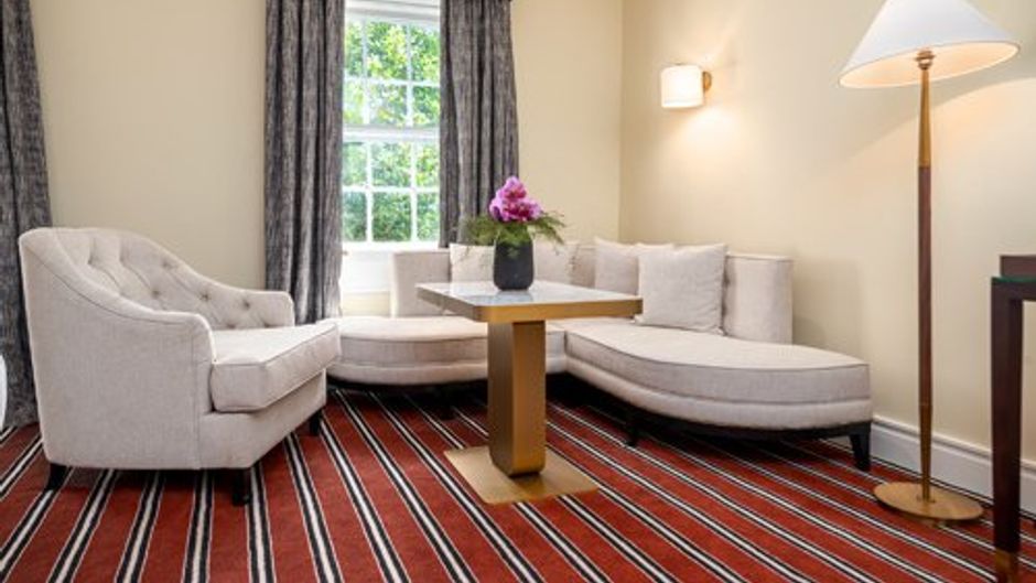 The Red Lion Hotel Room
