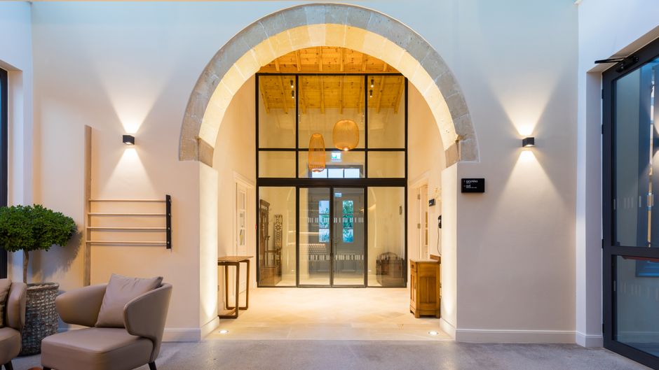 Hotel Indigo Larnaca Exterior