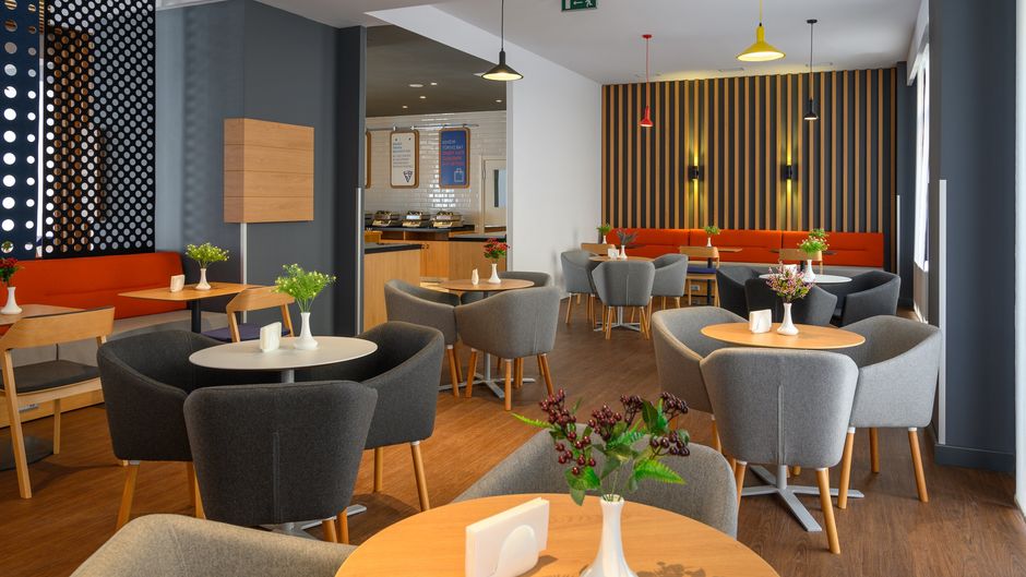 Holiday Inn Express Almaty Restaurant