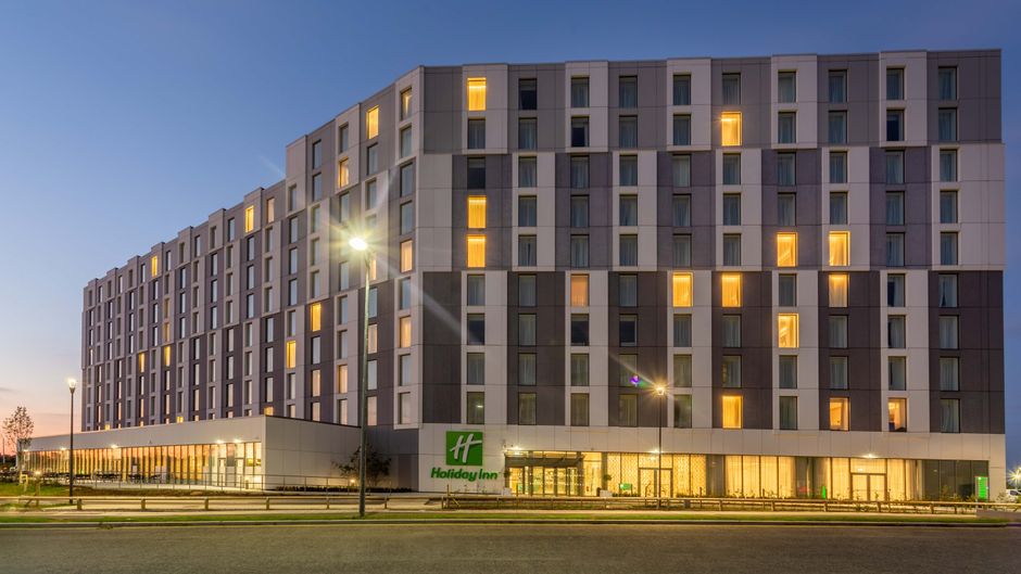Holiday Inn Dublin Airport Exterior