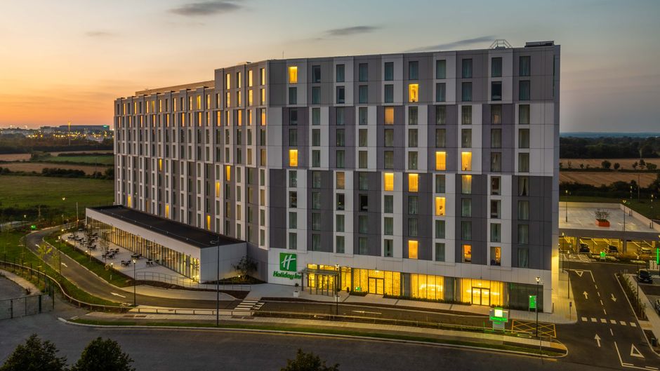 Holiday Inn Dublin Airport Exterior