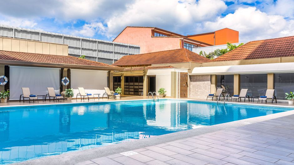 Crowne Plaza Hotel San Jose Corobici Pool