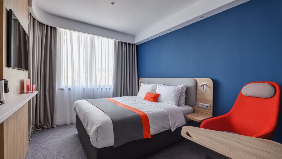 Holiday Inn Express Almaty Room