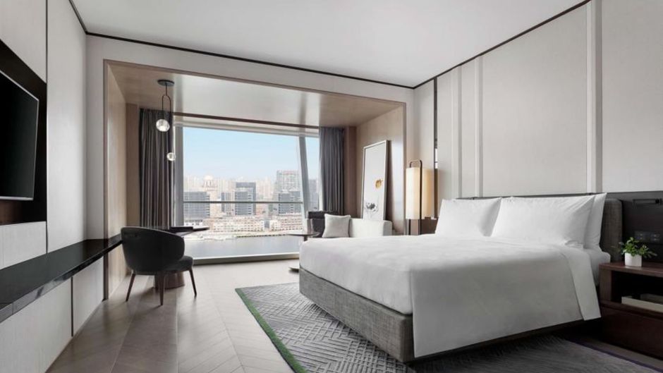Holiday Inn & Suites International Expo Room