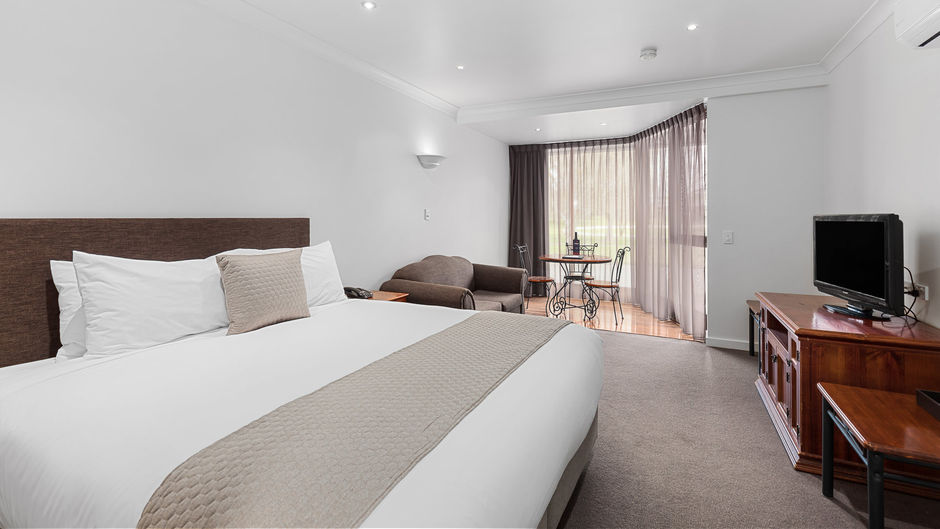 Commodore On The Park Room