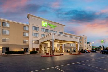 Holiday Inn & Suites
