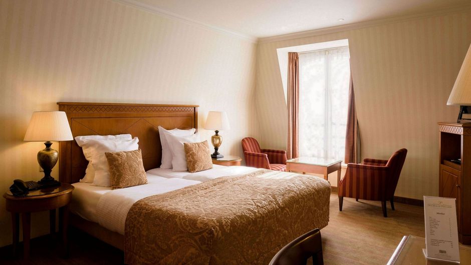 Dukes Arches Hotel Room