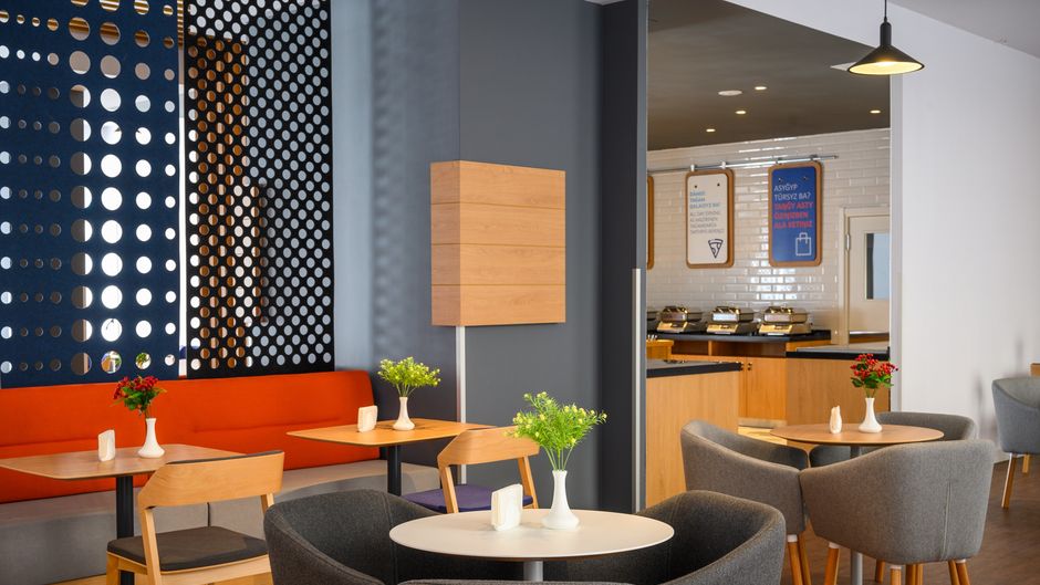 Holiday Inn Express Almaty Restaurant