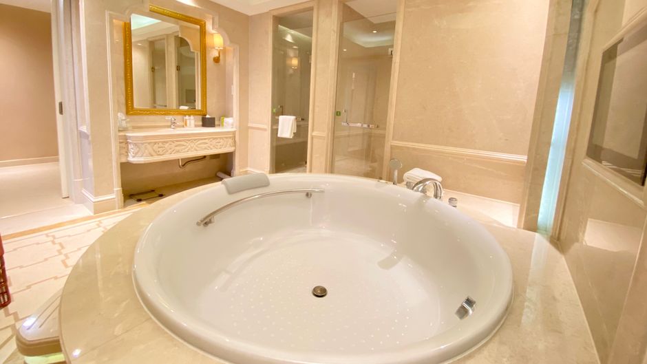 Holiday Inn Foshan Nanhai Central Suite