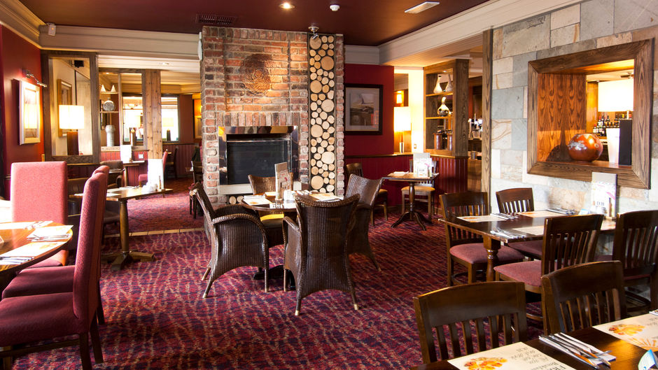 Premier Inn Bradford South Lobby