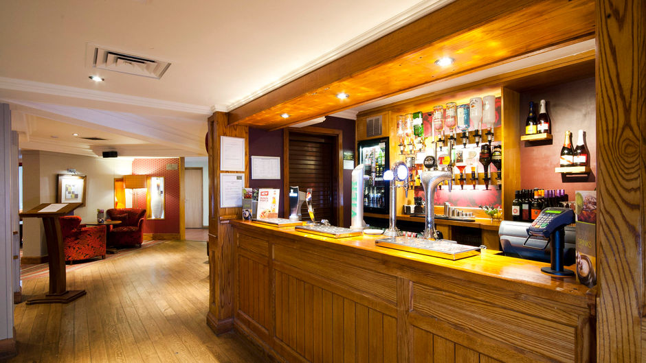 Premier Inn Glasgow Airport Lobby
