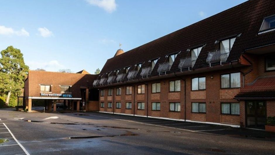 Lakeside International Hotel Exterior