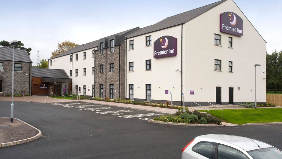 Premier Inn Lisburn Exterior