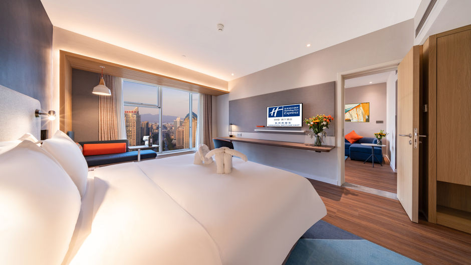 Holiday Inn Express Westlake East Suite