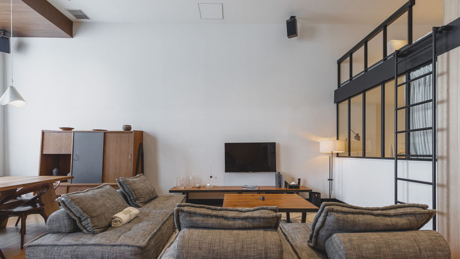 Trunk Hotel Suite