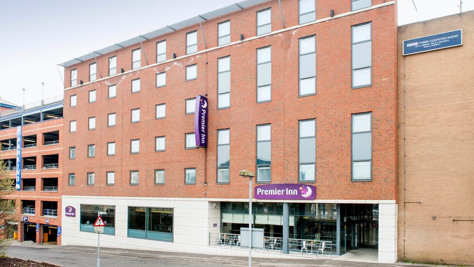 Premier Inn Luton Town Centre Exterior