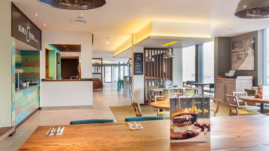 Premier Inn Luton Town Centre Lobby