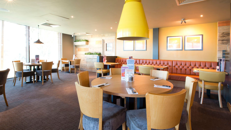 Premier Inn London Uxbridge Lobby
