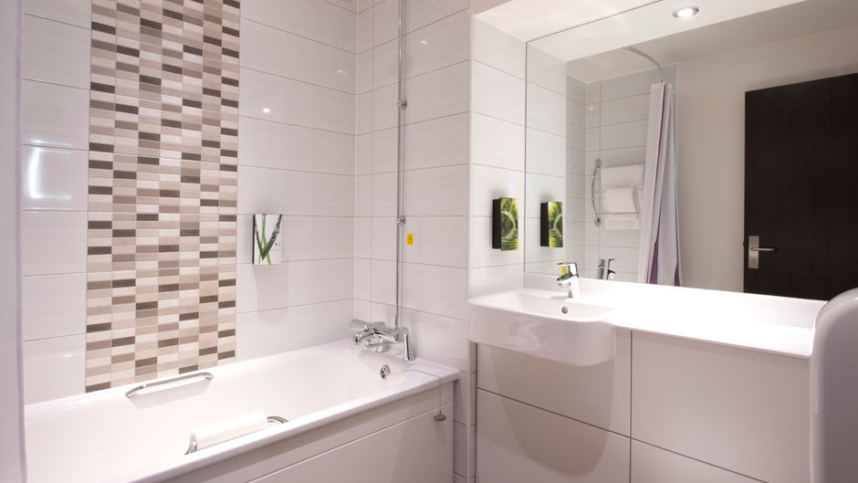 Premier Inn London Uxbridge Room