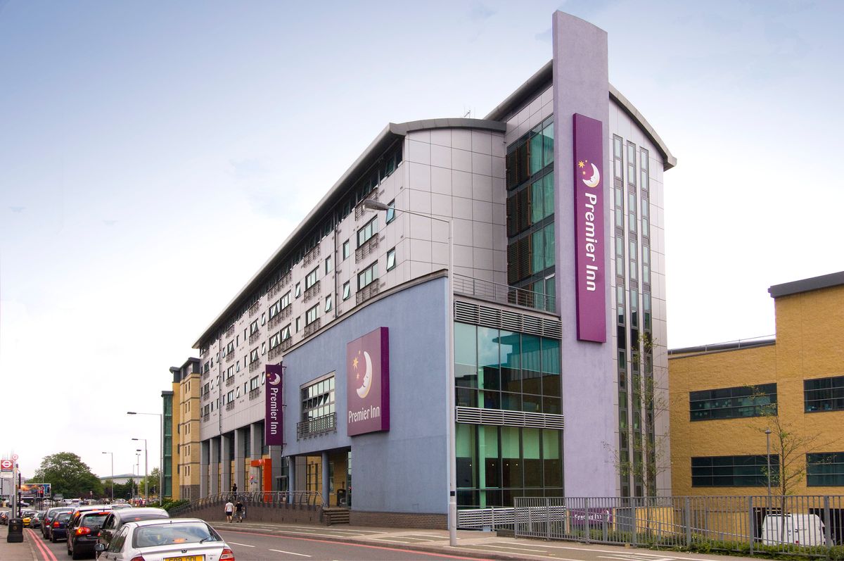 Premier Inn London Wimbledon South Images & Videos First Class London, England Hotels Travel Premier Inn London Wimbledon South Images & Videos First Class London, England Hotels Travel