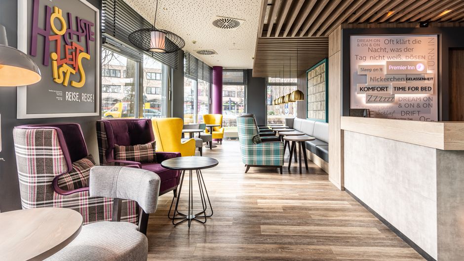 Premier Inn Muenchen Messe Lobby