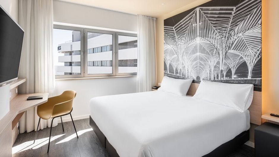 Ikonik Lisbon Room