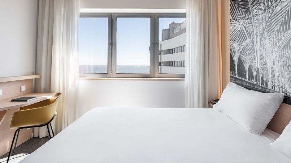 Ikonik Lisbon Room