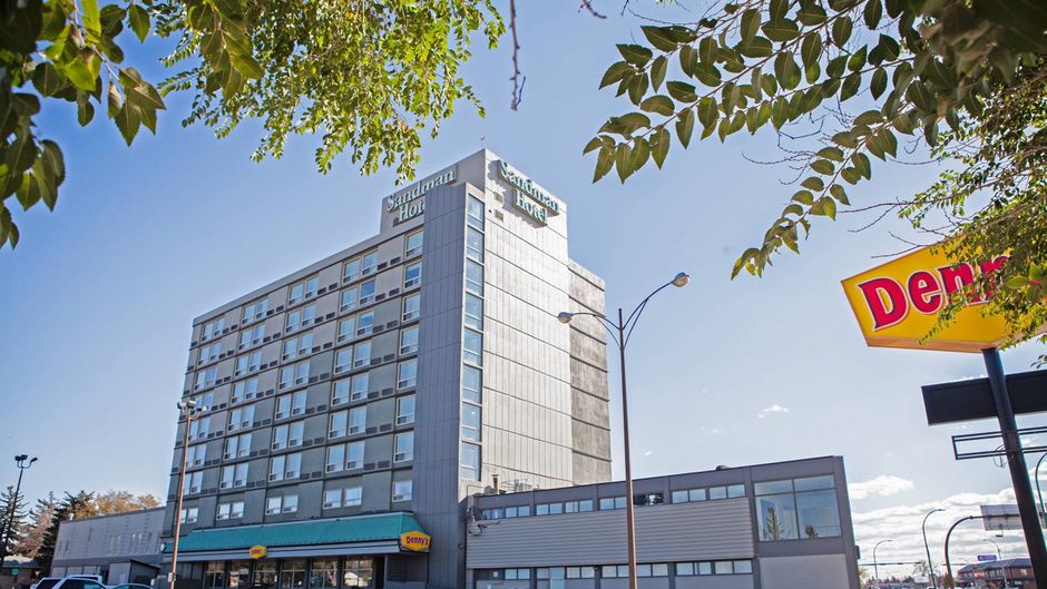 Sandman Hotel Lethbridge Exterior