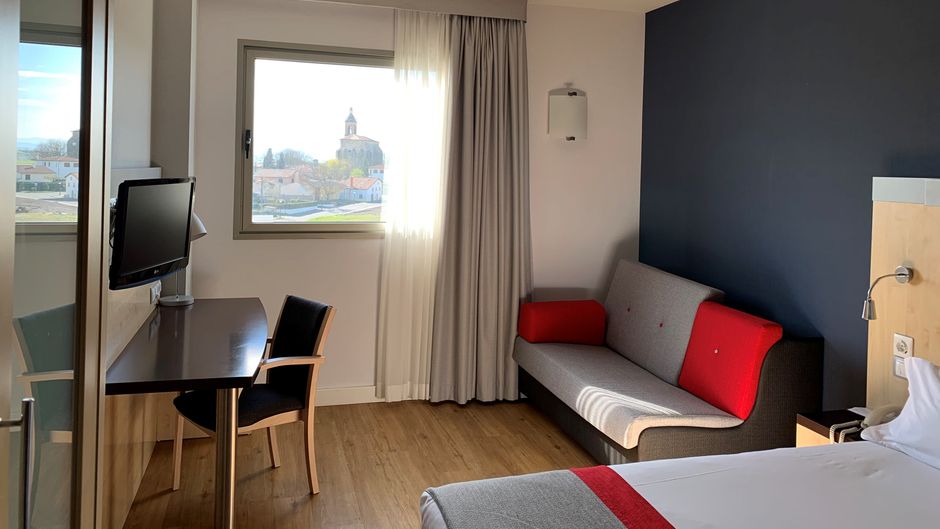 Holiday Inn Express Vitoria Room