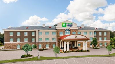 Holiday Inn Express  & Suites Winona
