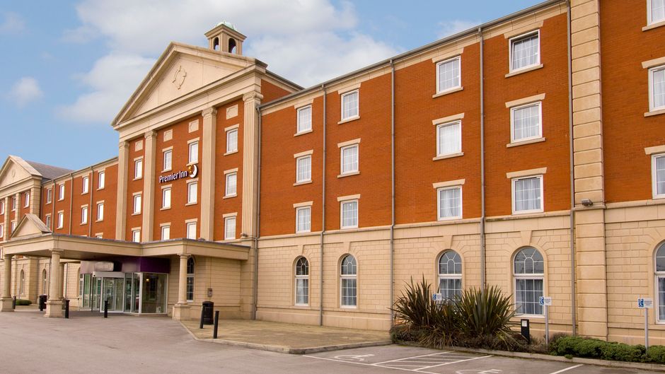 Premier Inn Manchester Trafford Centre W Exterior