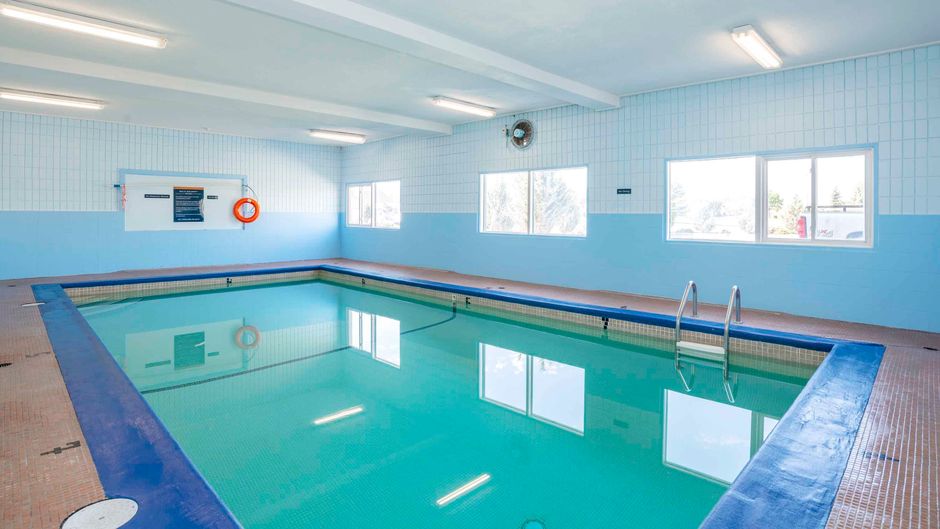 Sandman Inn Cranbrook Pool