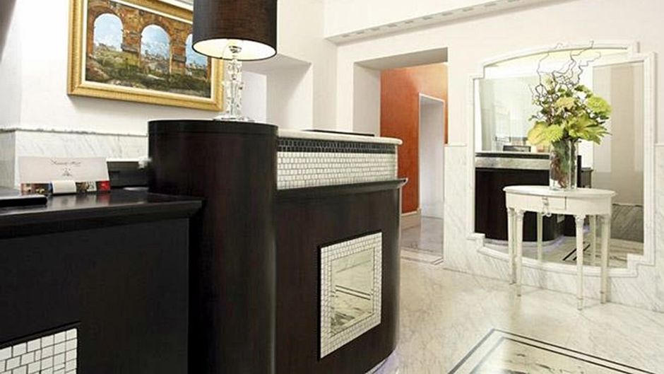 Hotel Kennedy Lobby