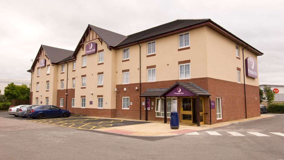 Premier Inn Coventry East (M6 J2) Exterior