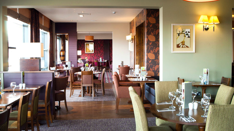 Premier Inn Edinburgh Park (The Gyle) Lobby