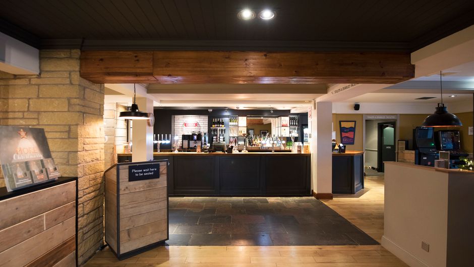 Premier Inn Glasgow (Motherwell) Lobby