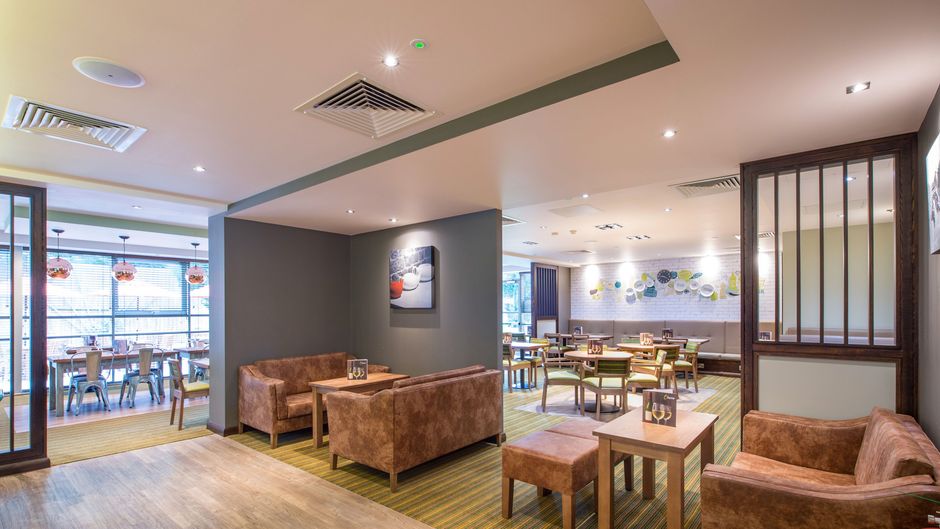 Premier Inn Banbury M40, J11 Lobby
