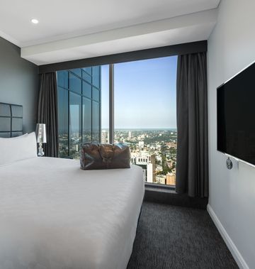 Meriton Suites World Tower