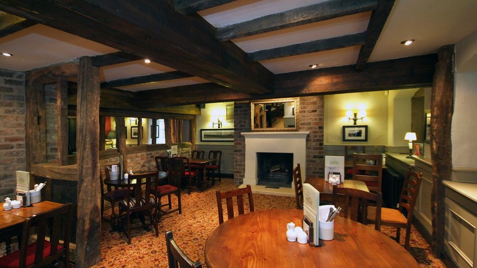 Premier Inn Huddersfield North Lobby