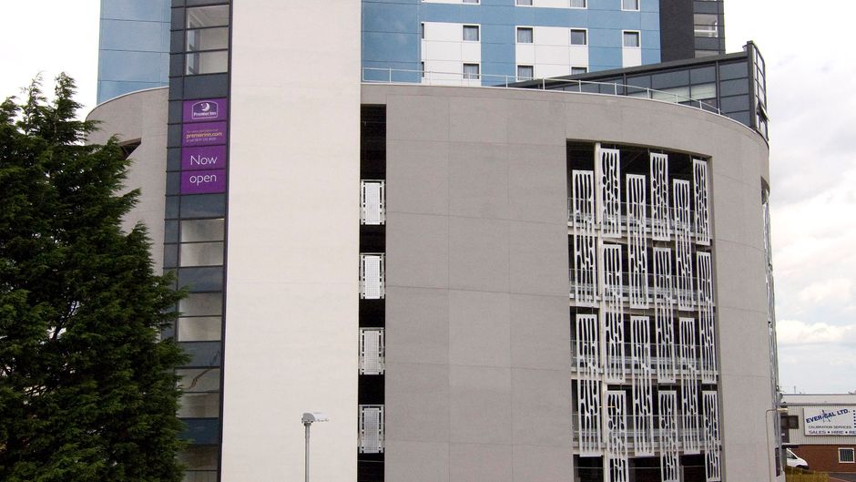 Premier Inn Hull City Centre Exterior